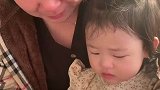 今天爷爷奶奶要把孩子接走，这是姥姥的心头肉