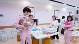 林一体验母乳喂奶，万万没想到还有这种体验，太好笑了