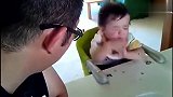 宝宝吃饭打瞌睡弄一脸饭被爸爸批，宝宝却忍着困意向爸爸撒娇卖萌