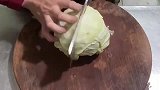 看似普通的操作，其实刀工也要在线，白菜这样切才有“灵魂”！