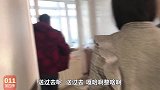 农民王小：东北炸肥肠、油脂了这么吃猪南方一样吗，上桌被围观