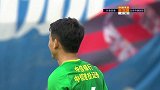 巴坎布1v4搅乱亚泰禁区 池忠国禁区外怒射被后卫挡出