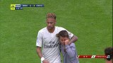 温情！内马尔拥抱闯入球场小球迷 赠送球衣后萌娃直接泪奔
