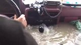 让你们看看什么才是水陆越野车，这性能太强大了！
