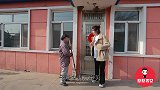 媳妇打麻将不着家，老公一副对联媳妇再也不敢打麻将，太逗了