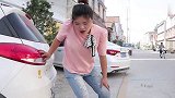 一美女叫滴滴打车，竟然来了个电动车，结局太搞笑了