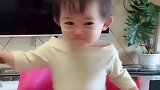 妈妈问小萝莉今天挨打了没，小萝莉立马点点头