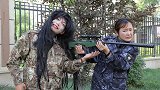 绝地求生真人版，小伙假装敌人死去的队友，成功淘汰敌人吃鸡！