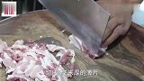 辣椒炒肉有人过油有人焯水， 难怪不好吃，看饭店大厨是怎样做的