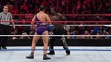 WWE-16年-RAW第1206期：双打赛怀旧二人组VS金粉人&真理罗恩-全场