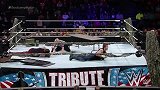 WWE-14年-劳军演出：无DQ赛 安布鲁斯怒抄家伙狂揍怀亚特-花絮