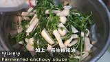韩国小伙家庭美味，正宗泡菜和拉面，网友看着都流口水！