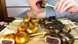 小姐姐吃的是豆沙馅牡丹团子呀，虽然看着很一般，但是口感超级赞