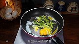 芦蒿焯水还是直接炒