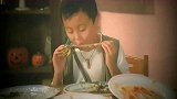 一桌子美食,小飞侠瞬间清盘,这还嫌不够吃呢!
