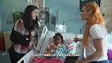 WWE-17年-WWE明星花絮：贝莉造访布鲁克林儿童医院 慰问患病儿童-新闻