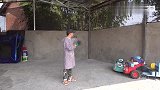 小满放寒假回家，型男准备了大惊喜，陪他度过一个无忧无虑的童年