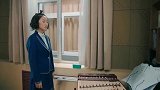 邻居用鸡毛掸子戳练琴的学生，真是吓了一跳(1)