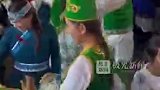 #两极穿越龙江行｜新疆学生中央大街载歌载舞大联欢，尔滨已提前进入国庆模式！南北一家亲！尔滨欢迎全国各族人民串亲戚！