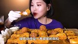 美女极限挑战一口气吞3包“变态爆辣”火鸡面，胃受得了吗