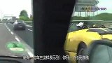 为何在高速公路上，根本看不到跑车？车主：你开一个给我瞧瞧！