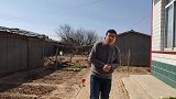 平平马上要失业了，节省开支吃面条，俩人在一起没有过不去的坎