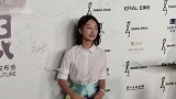 自黑到底的周冬雨直言自己确实长得很奇怪，自己也很苦恼