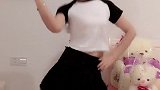 美女穿超短裙跳舞，真是动感迷人