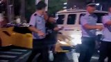 奔驰大G与超跑发生轻微追尾，两位车主当街发生了争执！