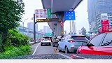 最憋屈的劳斯莱斯，路上被其他车辆疯狂插队