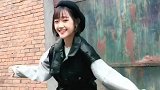 一支舞蹈曝火的姑娘又出来跳舞了，跳经典舞蹈，跳出不同的感觉