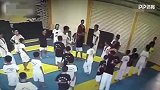 跆拳道教练飞踹男童 培训机构员工：只是一个假动作