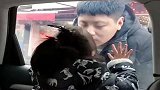 带女儿回娘家，老公就这样送别，以后长大嫁人，不得哭到拉不起来