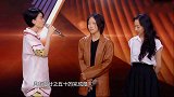 窦靖童致敬王菲经典造型被嘲东施效颦，妹妹李嫣美照却被夸上了天