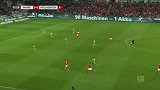 第24分钟美因茨球员博埃蒂乌斯射门