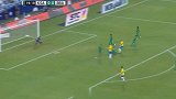 内马尔中路长驱直入 禁区内1v3强行打门滑门而出
