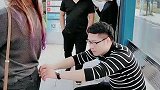 给小偷机会了，他不知悔改！,
