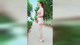 奔四的女人如何穿出年轻气息，不妨试一下连衣紧身裙