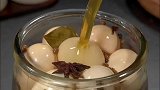 以后想吃腌鸡蛋了，您就按照我这个方法做，20天后各个起沙流油还不咸，你也动手做起来吧