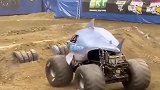 鲨鱼造型的大脚怪越野车，360度翻转毫无压力！