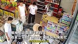 女子骑车疑中暑冲进店铺，撞翻店门主动赔偿，老板婉拒：快去医院