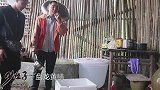 四娃第一次做盘龙黄鳝，不会做更不会吃，还好有兄弟一旁指导