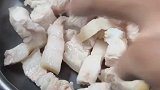 红烧肉加点千张节，简单易学，肥而不腻，入口即化