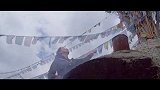 90后藏族女孩煨桑祭神