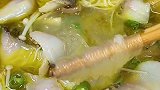 懒人酸菜鱼，五分钟搞定，吃完鱼片酸菜还能嗦粉，汤汁还能泡饭