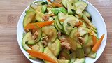 好吃又营养的虾仁炒西葫，制作简单，一起来学吧！