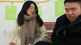 憨头开车死守交规，大雪天等一晚上黄灯