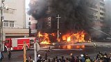 安徽蚌埠火车站附近商铺突发火灾 消防搜救出21人