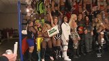 WWE-18年-超级明星幕后花絮：首届王室决战女子组30人上绳赛参赛选手全家福-花絮