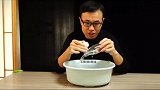 为什么水平方向乒乓球也不会掉出来